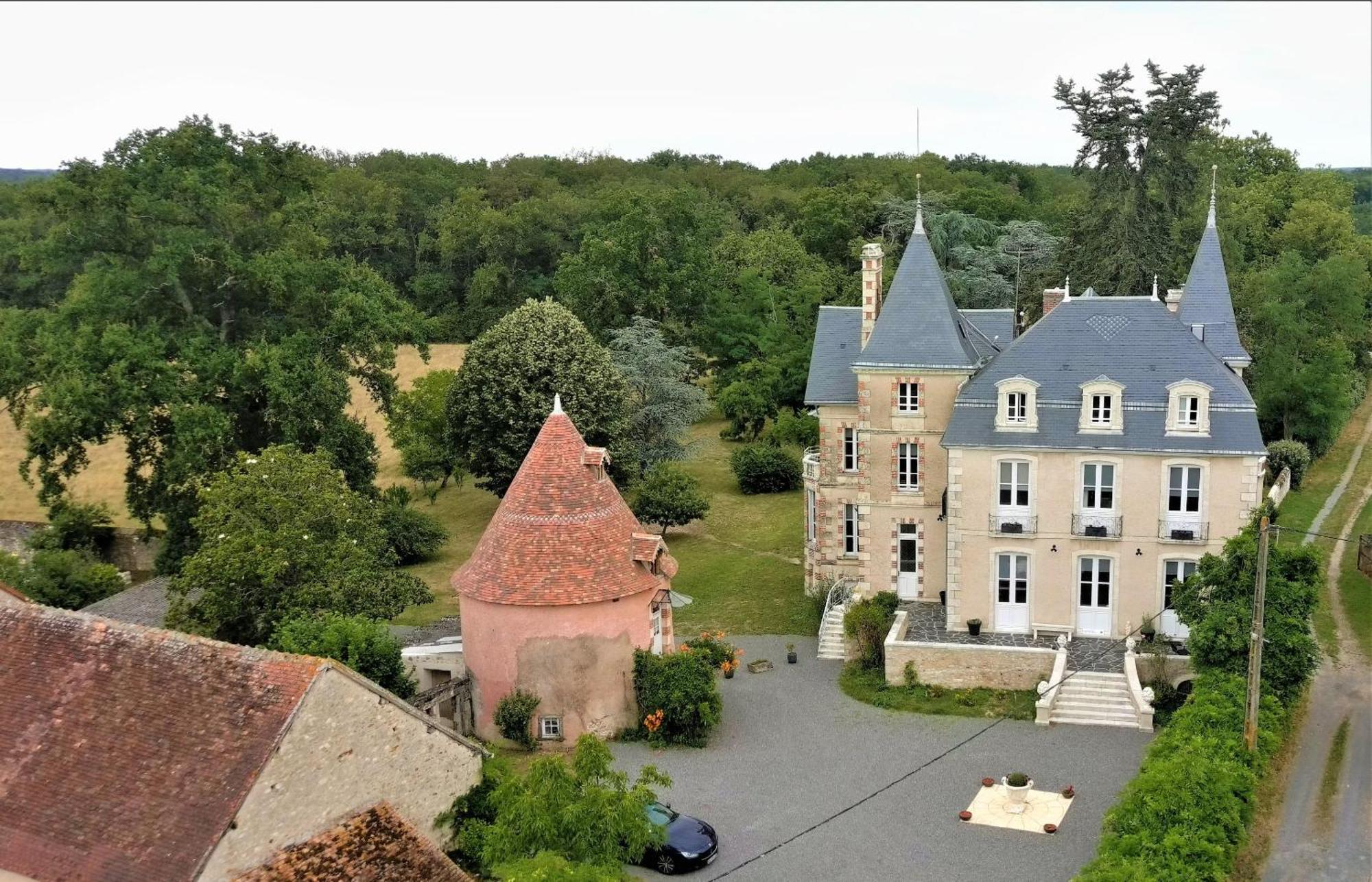 Villa Saint Pierre La Trimouille Екстериор снимка