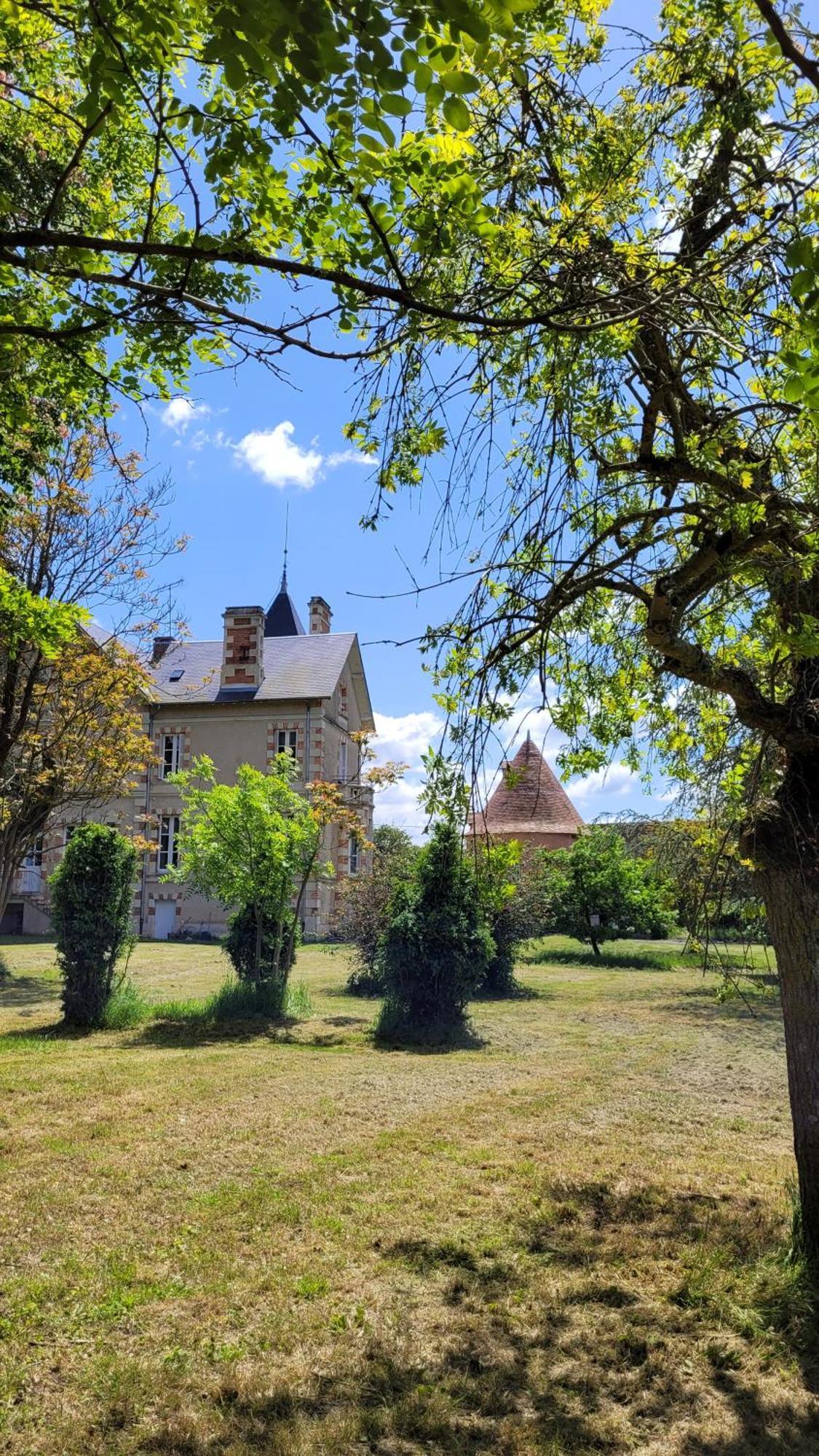 Villa Saint Pierre La Trimouille Екстериор снимка